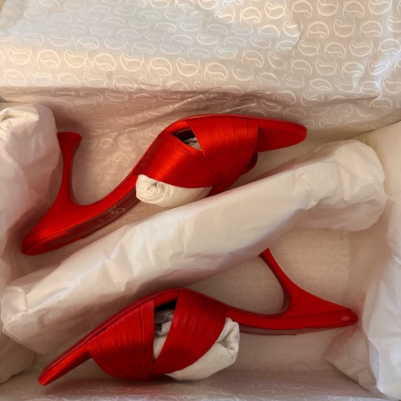 Christian Louboutin NICOLE IS BACK 85 Crepe Silk Mules Sandals Heels Shoes NWT - Picture 8 of 8